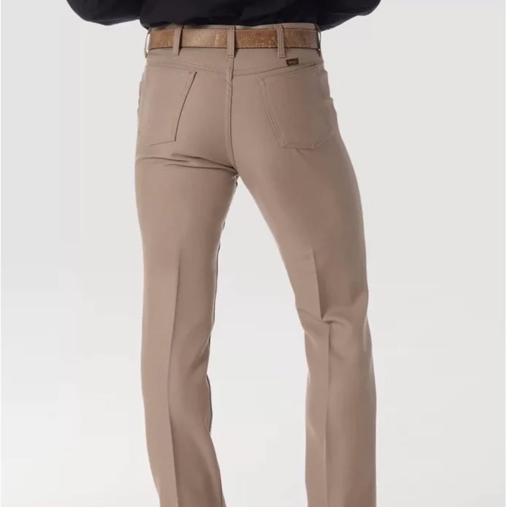 Men’s Wrangler Wrancher Dress Jeans in Tan 34x32